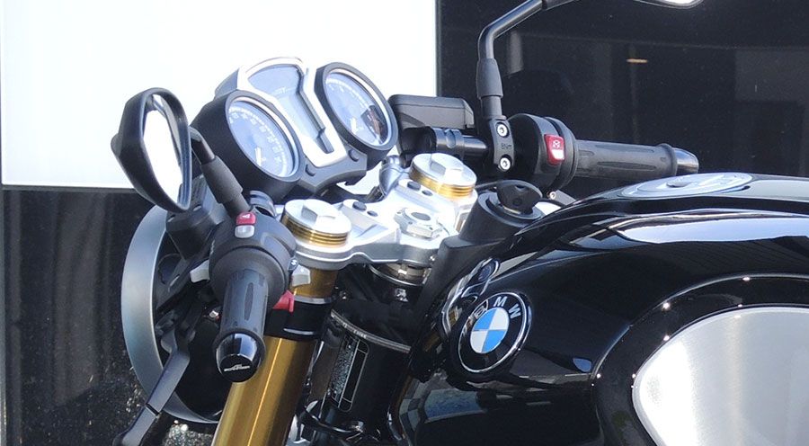 BMW R nine T Conversione del manubrio clip-on AC Schnitzer