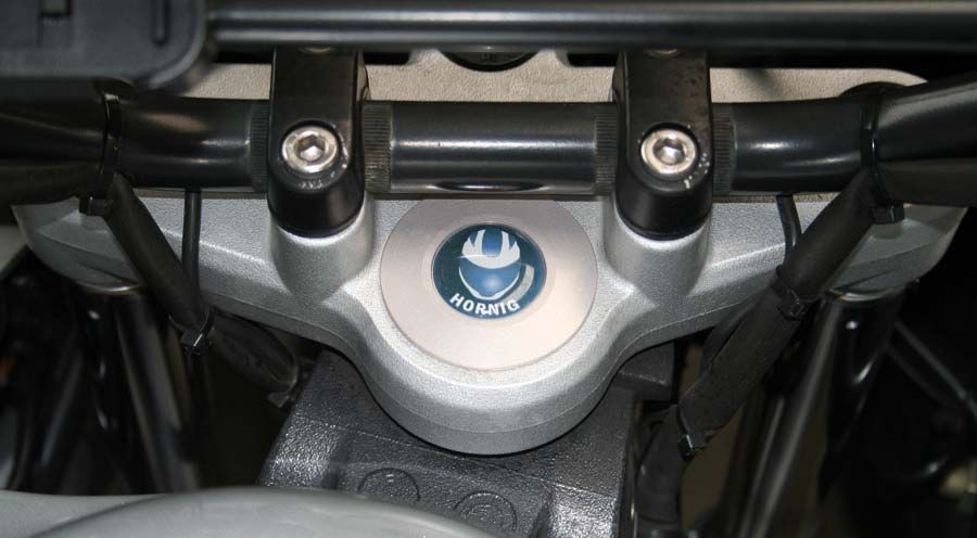 BMW R1200GS (04-12), R1200GS Adv (05-13) & HP2 Chiusura della testa dello sterzo con emblema