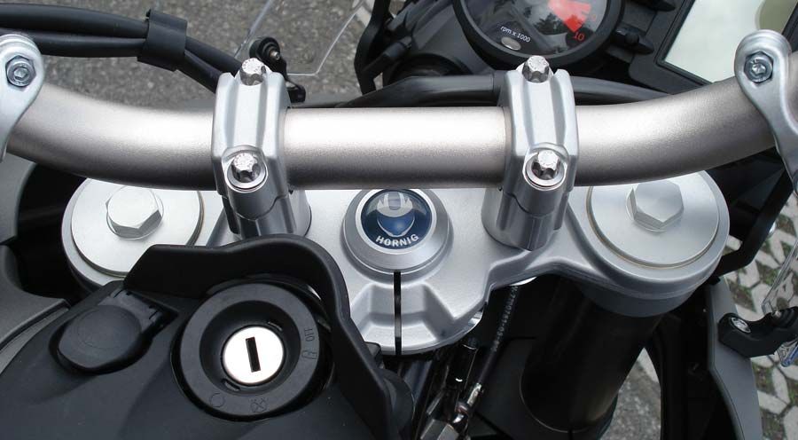 BMW F650GS (08-12), F700GS & F800GS (08-18) Chiusura della testa dello sterzo con emblema